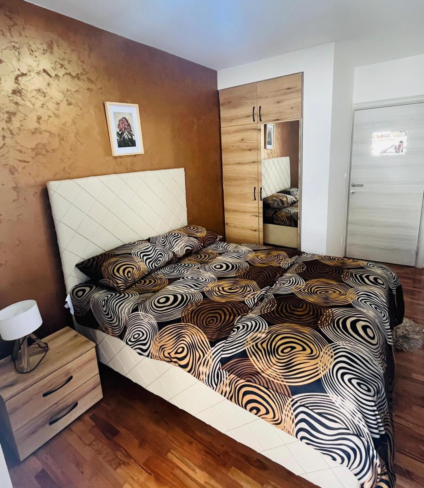 Apartman Lux Vranje Eksteriør billede
